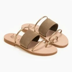 Τοπ 10 😍 Τοπ 10 🤩 IRIS Σανδάλια δερμάτινα με μεταλλικό χρώμα στα λουράκια - Λαδί 😀 🥰
