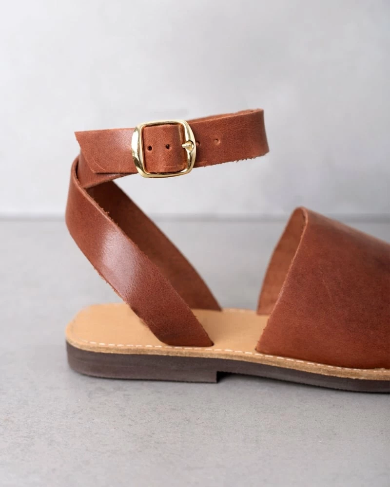 Best Pirce 🤩 Εξοδος ✨ Δερμάτινα Estil φλατ πέδιλα με φαρδιά φάσα - Ταμπά 🎉 😀 - Image 5