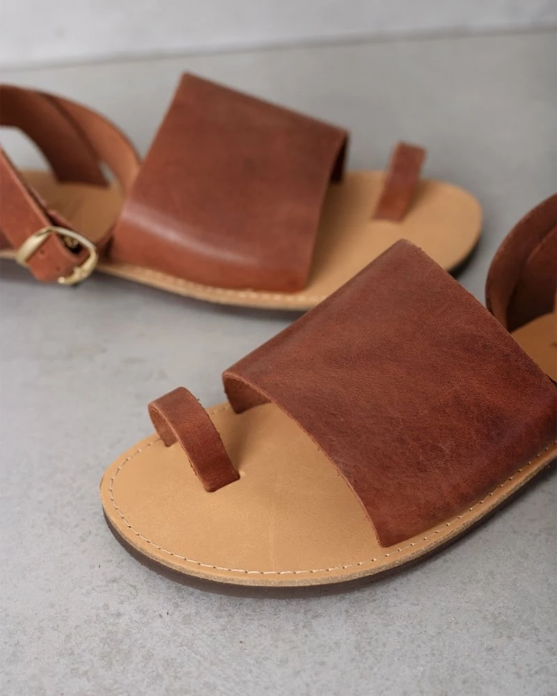 Best Pirce 🤩 Εξοδος ✨ Δερμάτινα Estil φλατ πέδιλα με φαρδιά φάσα - Ταμπά 🎉 😀 - Image 7