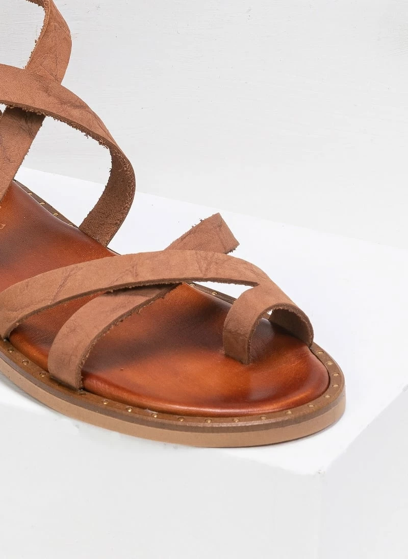 Best Pirce ⭐ Ολοκαίνουργιο ❤️ Πέδιλα δερμάτινα Estil φλατ με χιαστί λουράκια - Ταμπά 👏 🤩 - Image 4