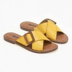 Το φθηνότερο 🔔 Πολύ καλή προσφορά 👏 Xti Footwear Σανδάλια φλατ χιαστί Refresh 72656 - Κίτρινο 💯 ✔️