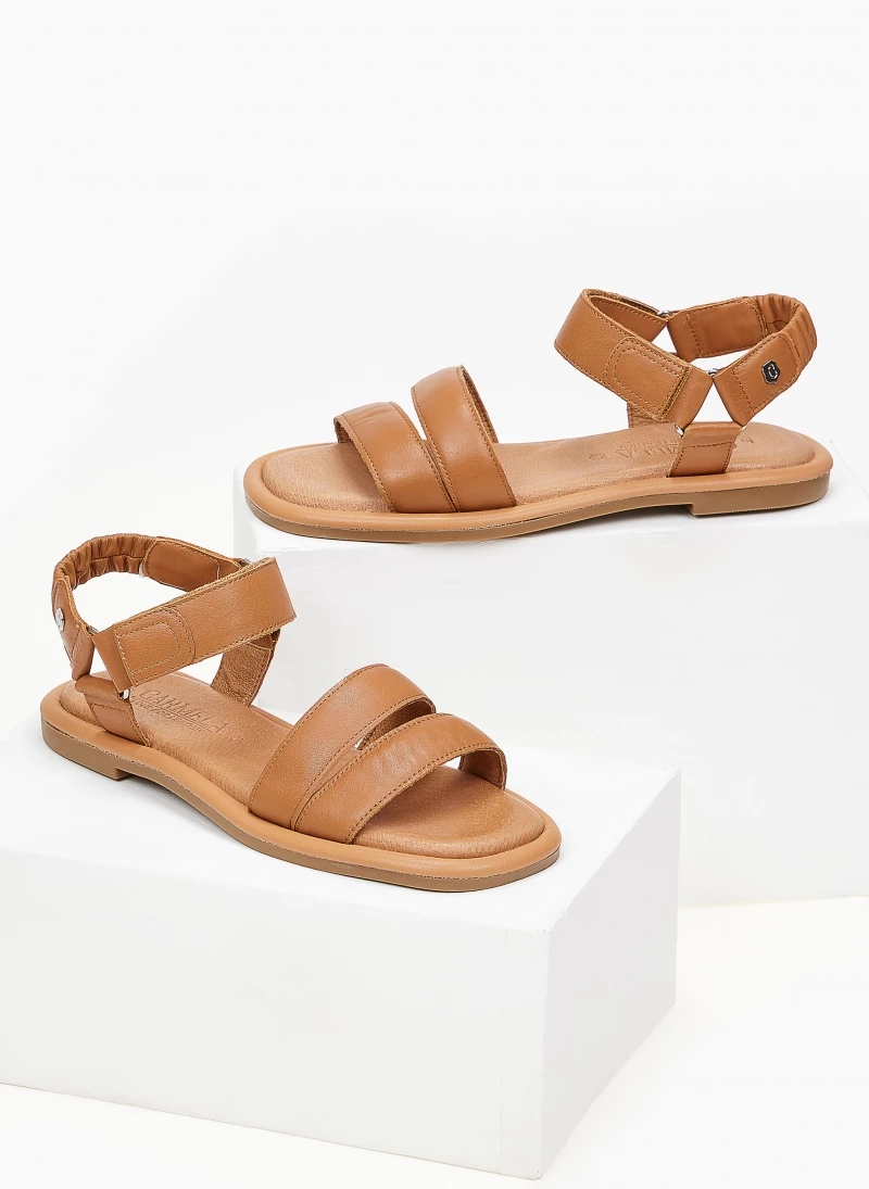 Αγορά ❤️ Εκπτωση 😍 CARMELA Πέδιλα δερμάτινα φλατ με διπλή φάσα 68558 - Κάμελ 🎉 💯 - Image 3