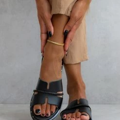 Κουπόνι 🎁 Αγορά 🤩 Σανδάλια δερμάτινα ESTIL με ανοίγματα και Strass - Μαύρο 🔥 ✨