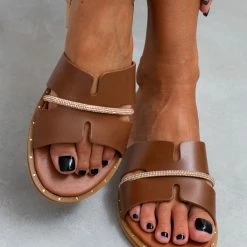 Ολοκαίνουργιο ✔️ Προϋπολογισμός ⌛ Σανδάλια δερμάτινα ESTIL με ανοίγματα και Strass - Ταμπά 👏 👍