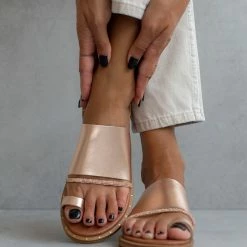 Καλύτερες κριτικές για ✨ Καλύτερη πώληση 👏 Σανδάλια ESTIL δερμάτινα με σειρά Strass - Χαλκός 🎉 🤩